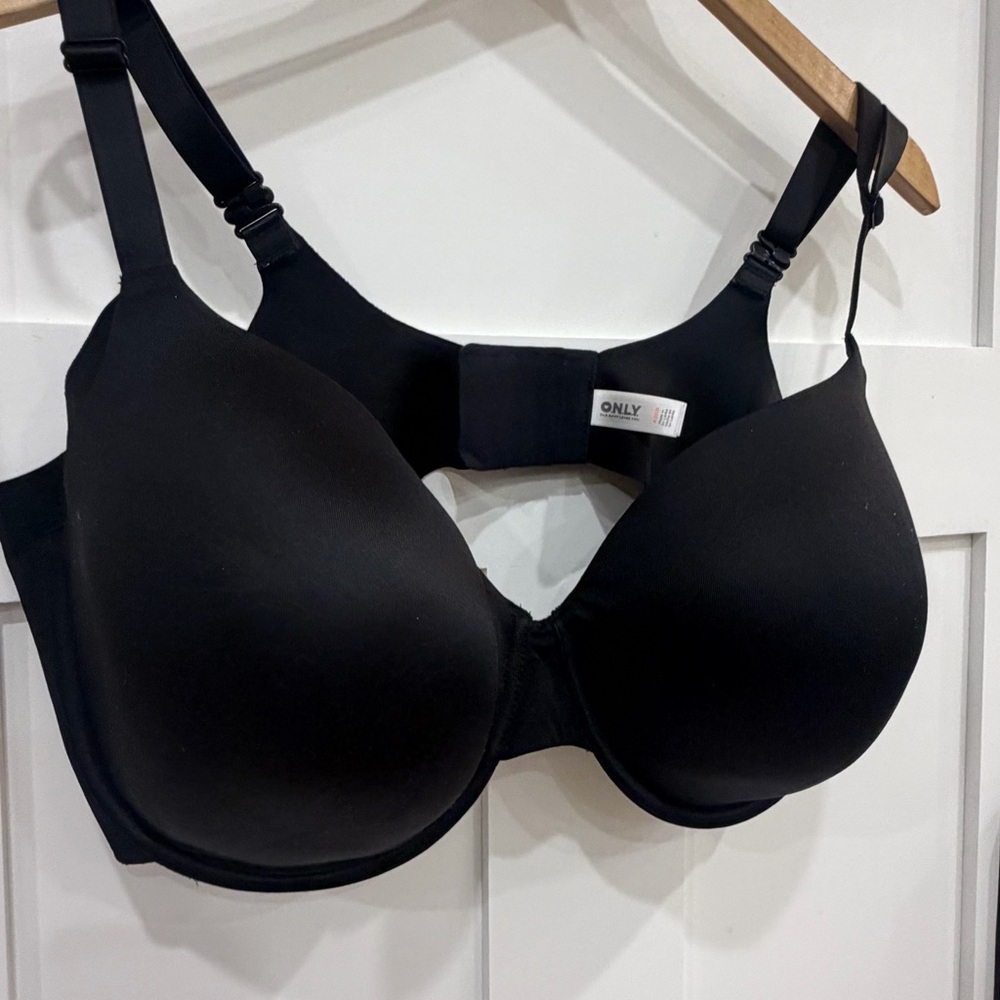 ✅ Old Navy ONLY 42DD bra Black lightly padded cups convertible straps smoothing